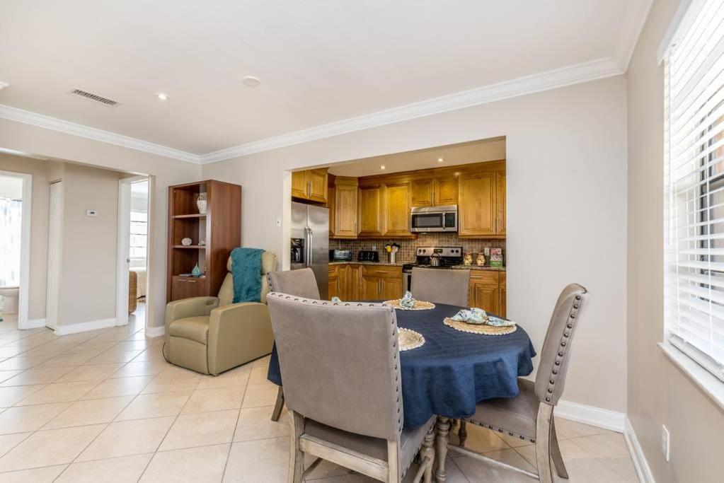 Ocean Vacation Breeze Villa Lantana Eksteriør billede